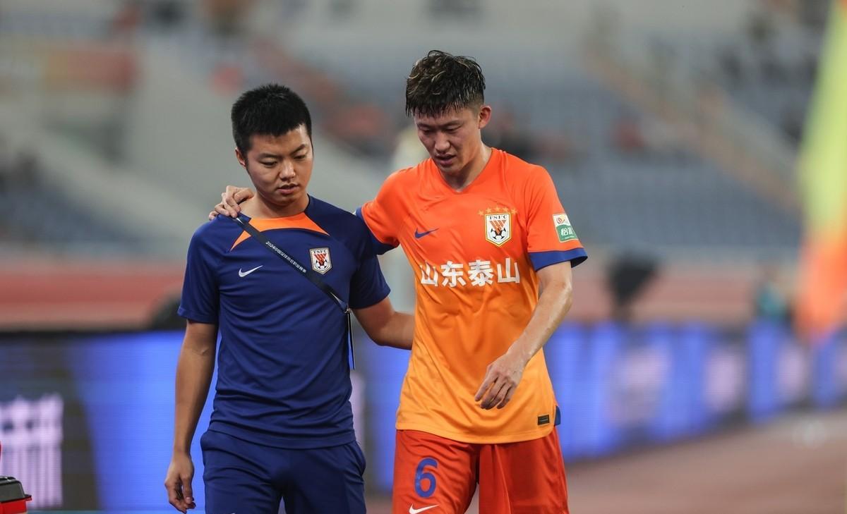 爱游戏-山东泰山发布备战花絮；关键时刻扳平良机；法甲任务艰巨；阵容厚度经受考验(山东泰山最新消息今天新闻)