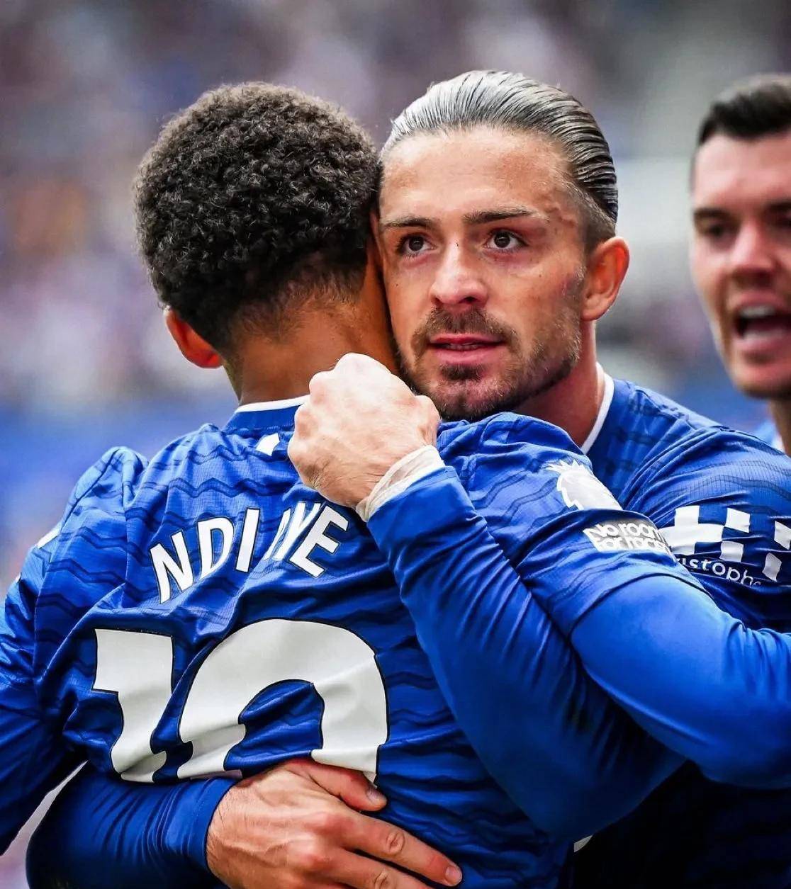 爱游戏官方入口-洛杉矶快船迎英超关键赛，转会期门线救险，质疑声仍在，阵容厚度经受考验的简单介绍